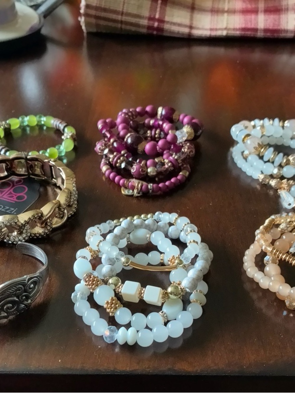Fashion Jewelry Mixed Women's Bracelet Set in White, Green, Peach & Gold 7 pair